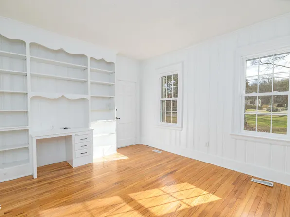 208 College St, Littleton, NC 27850