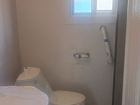 3rd image of 575 Linekona Pl #2