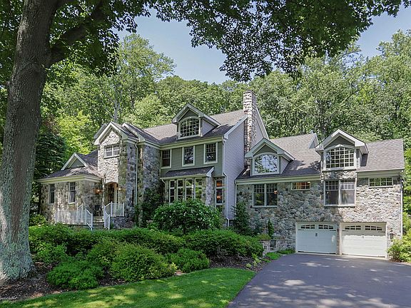 2nd image of 61 Shadybrook Dr