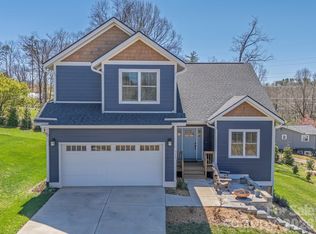 111 Ellis Ln, Arden, NC 28704