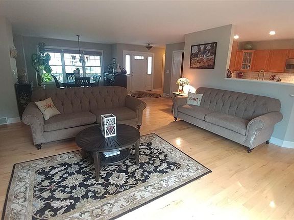 5th image of 108 Woodlawn Dr