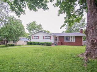2250 E Barataria St, Springfield, MO 65804