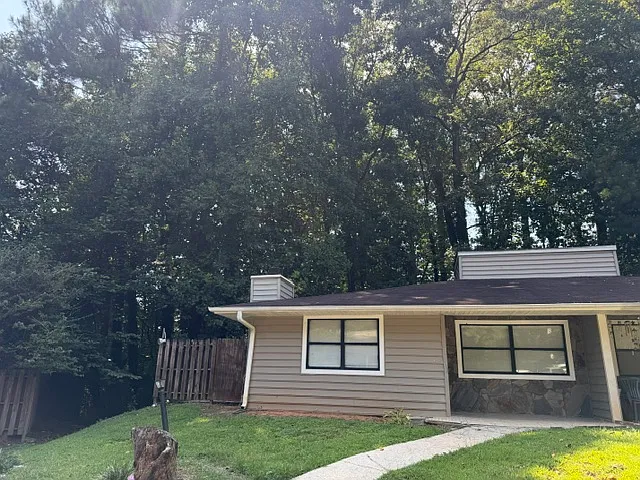 3 bed, 1182 sqft, $1,995 — Photo 1