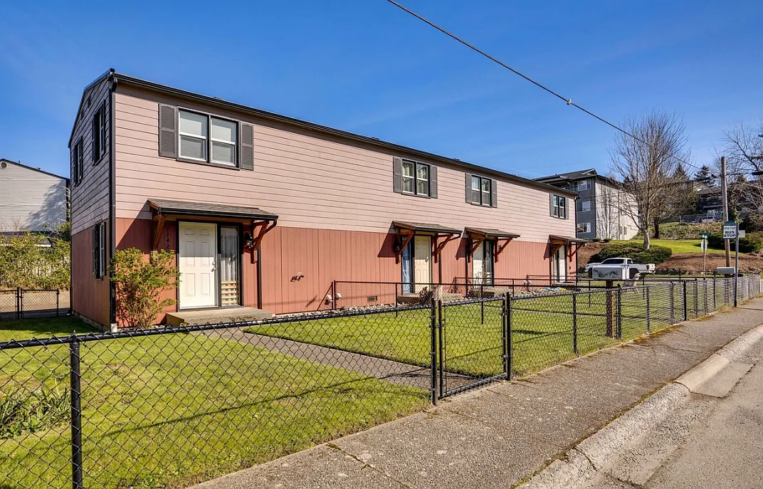 2 bed, 800 sqft, $1,700 — Photo 1