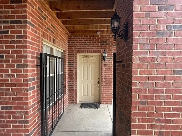 4801 Lyons View Pike #B101 — Photo 2