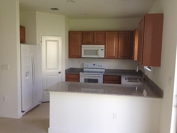 2nd image of 376 NE 194th Ln