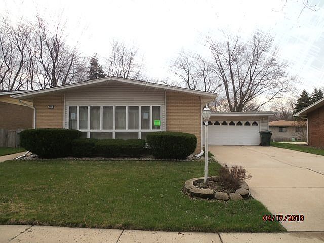 1st image of 437 N Park Dr