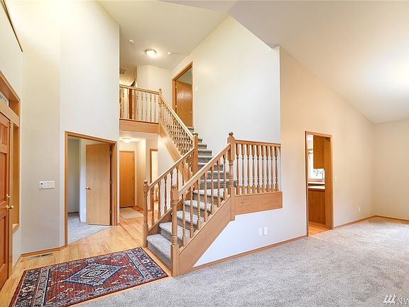 3rd image of 25959 Rolling Hills Pl NE