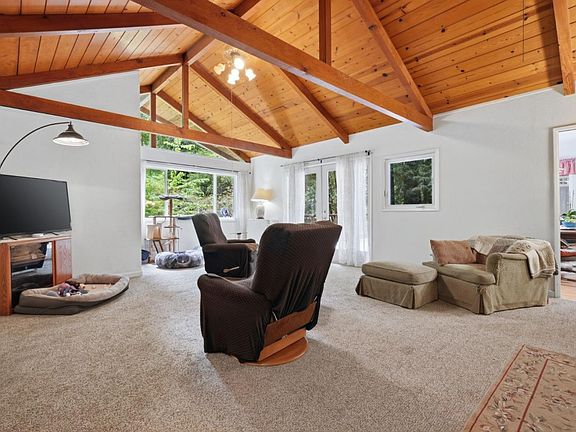 3rd image of 160 Nellie Ln