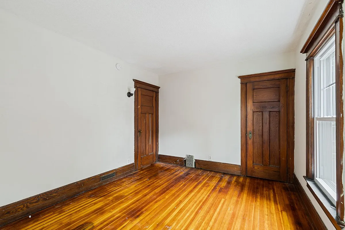 Building Photo - 240 Rutgers St