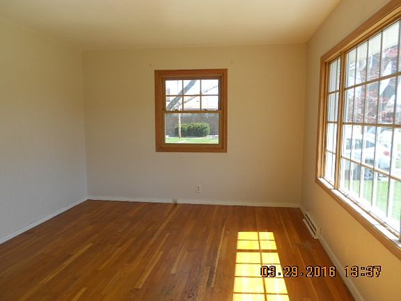2nd image of 432 W 16th St