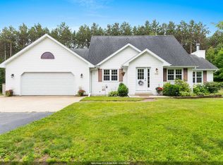 6383 Kelly Jo Dr, Abrams, WI 54101