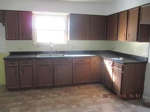 4th image of 22436 Lakeshore Dr