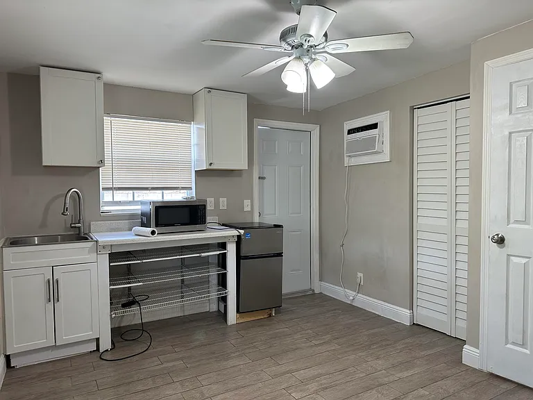 8070 Rose Marie Ave E — Photo 13