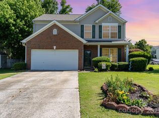 2206 Waters Trail Dr, Charlotte, NC 28216