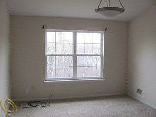 4th image of 180 S Vista