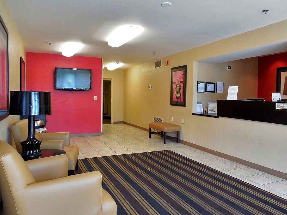Lobby and Guest Check-in