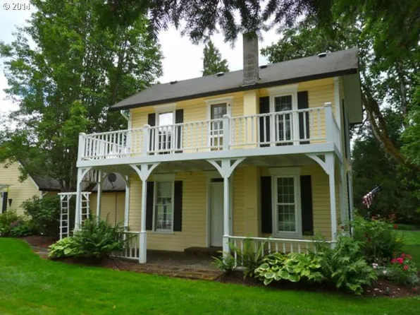 1303 Goucher St, Amity, OR 97101