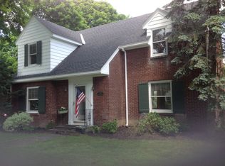 2 Kenworth Ave, Troy, NY 12180