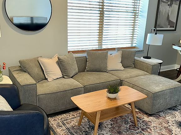 3rd image of 622 Wabash Ave #203