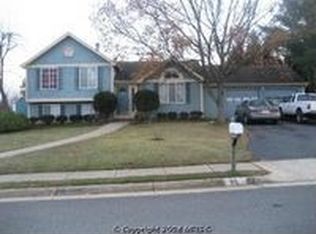 95 S Cottage Rd, Sterling, VA 20164