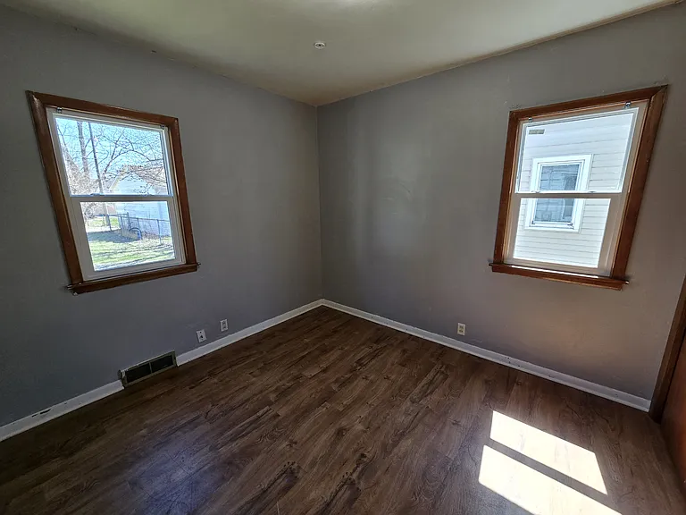 412 Sherman Ave — Photo 14