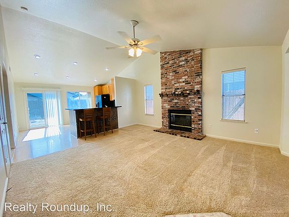 3rd image of 1036 Beaver Park Way