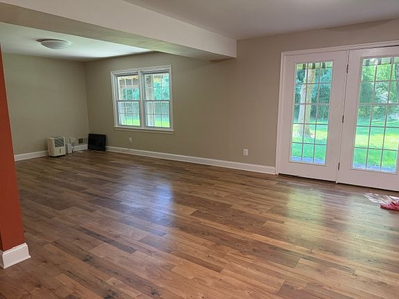 5th image of 1335 Macbeth St