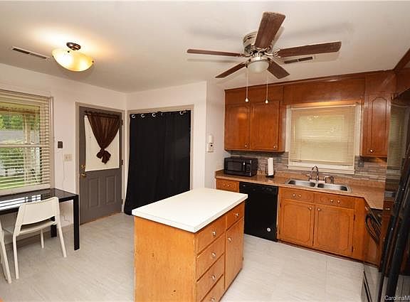 4th image of 2632 Clover Hill Ln