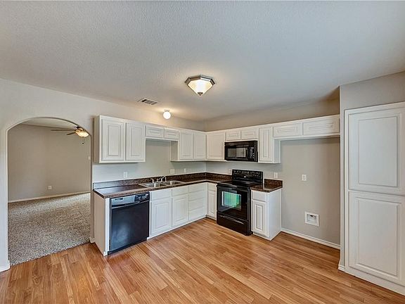 3rd image of 7374 Beckwood Dr