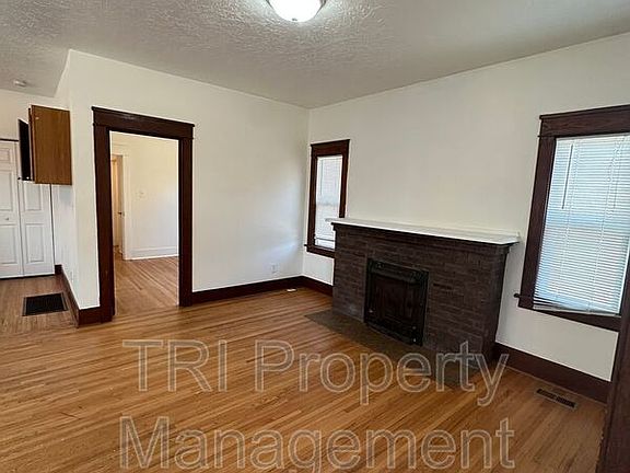 4th image of 2037 8th Ave