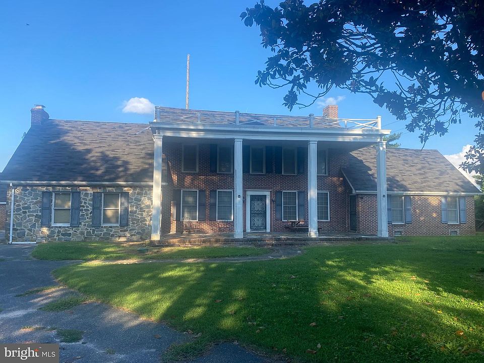 1st image of 21090 Persimmon Tree Ln
