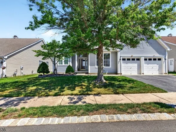 11 Valley Stream Pl, Barnegat Twp., NJ 08005