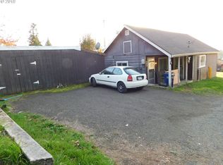 825 E 10th Pl, Coquille, OR