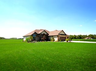 6072 E Anderson Rd, Churubusco, IN 46723