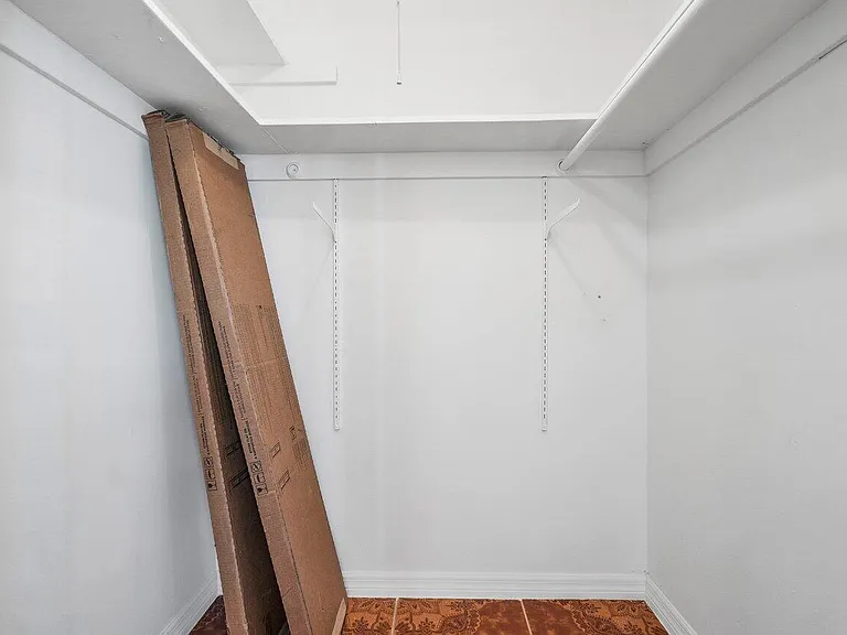 4271 Empress St — Photo 17
