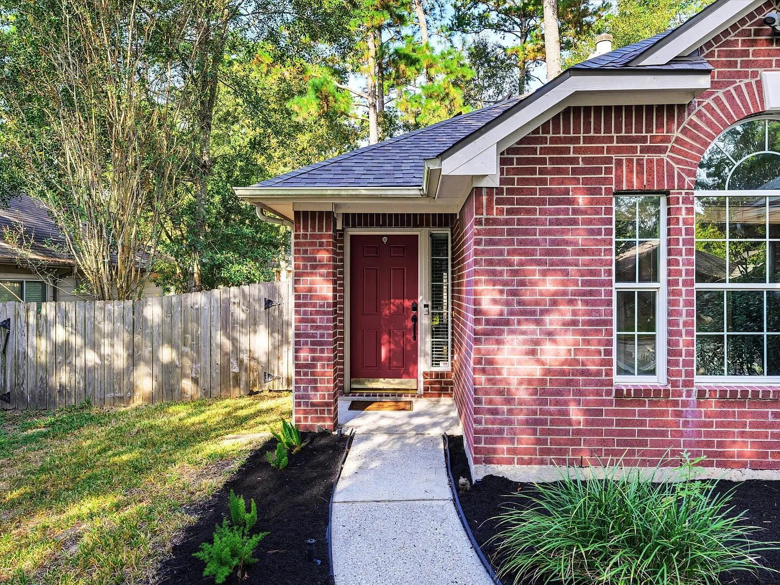 3 bed, 2.0 bath, 1518 sqft, $2,250 — Photo 3