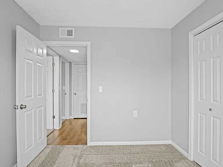 Callaway Villa Apartments — Photo 31