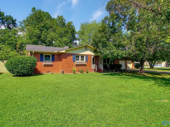 402 Bradley St SW, Decatur, AL 35601