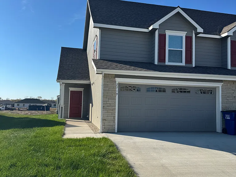 2719 Chasehire Dr — Photo 1