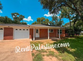 1110 E Brazos St, Palestine, TX 75801