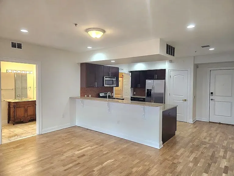7716 Kennedy Blvd #1E — Photo 22