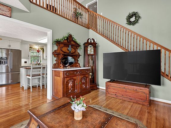 4th image of 12138 Dettor Rd