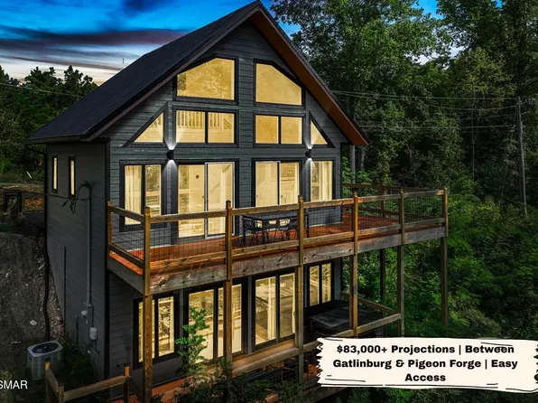 303 Beech Ridge Ln, Gatlinburg, TN 37738
