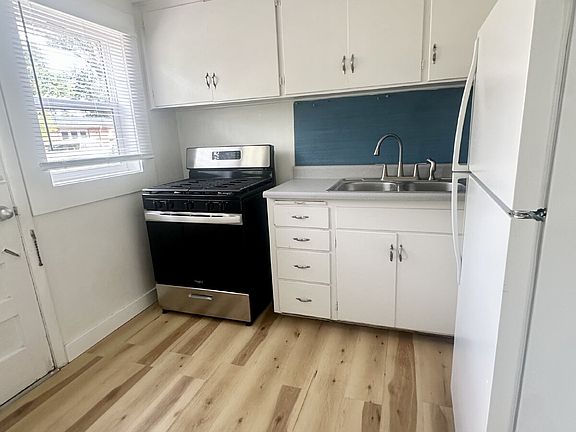 5th image of 716 E 17th St APT C
