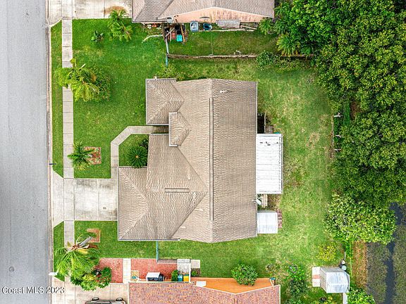 3rd image of 3466 Floral Palm Blvd
