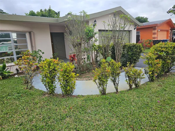 2380 NW 37 Avenue, Lauderdale Lakes, FL 33311