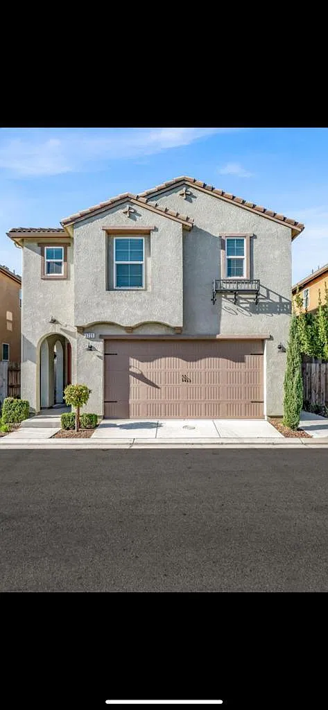 3 bed, 1648 sqft, $2,250 — Photo 1