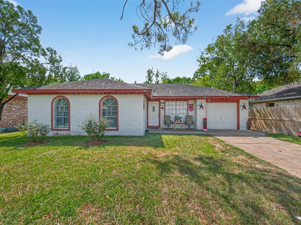 530 Branding Iron Ln, Houston, TX 77060