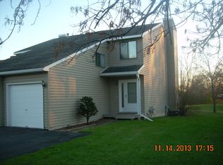 7476 Coachlight Ln, Liverpool, NY 13088